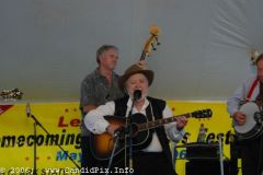 Lewis-family-2006076