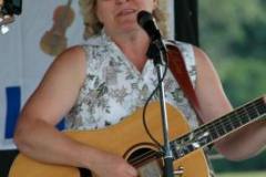 052
